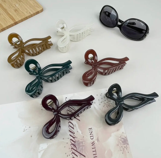 Glossy Bow Claw Clip